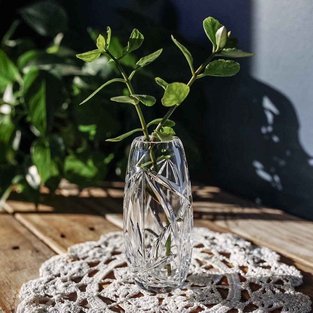 Vintage crystal bud vase